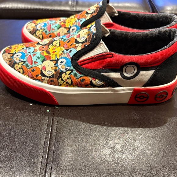 Pokemon Pikachu Yellow and Red Kids Shoe Set, size 1 - Picture 8 of 11